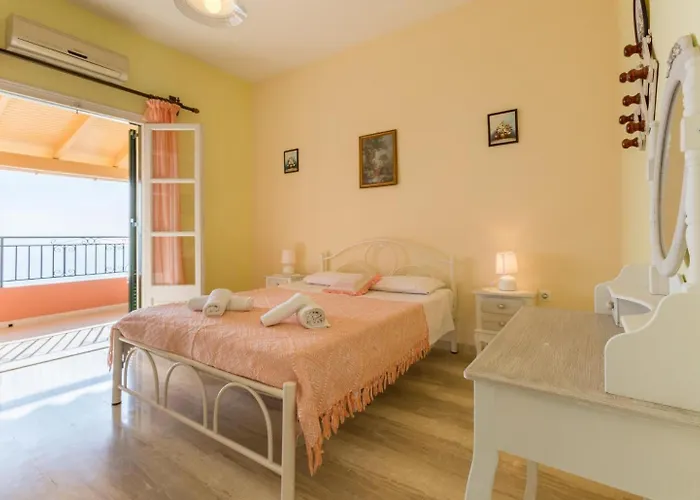 Aris Villa *